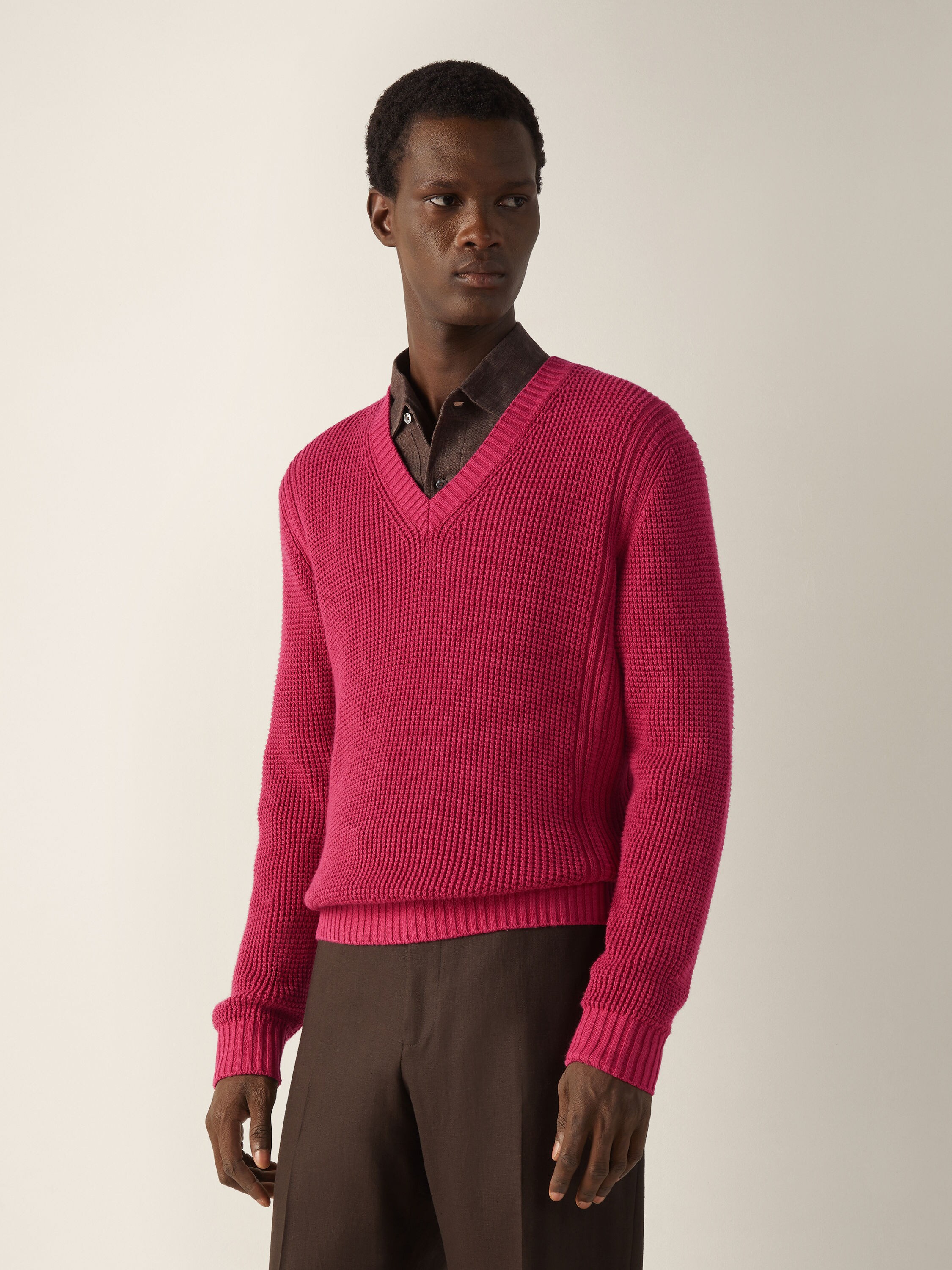 Dark Pink Cotton and Silk V-neck Product detail photo #3