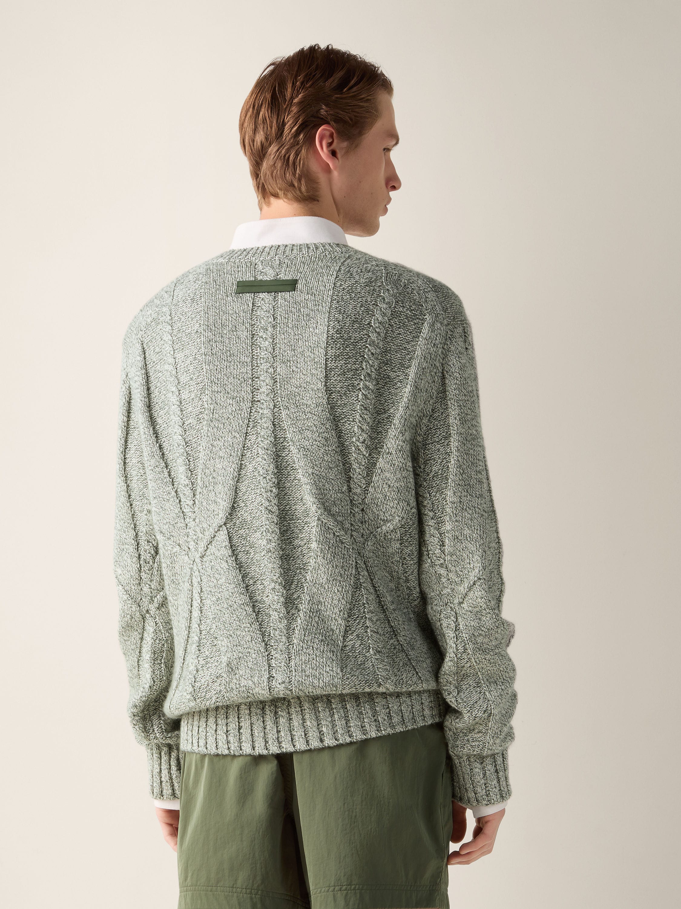 Pine Green Cashmere Linen and Cotton V-neck Product detail photo #5
