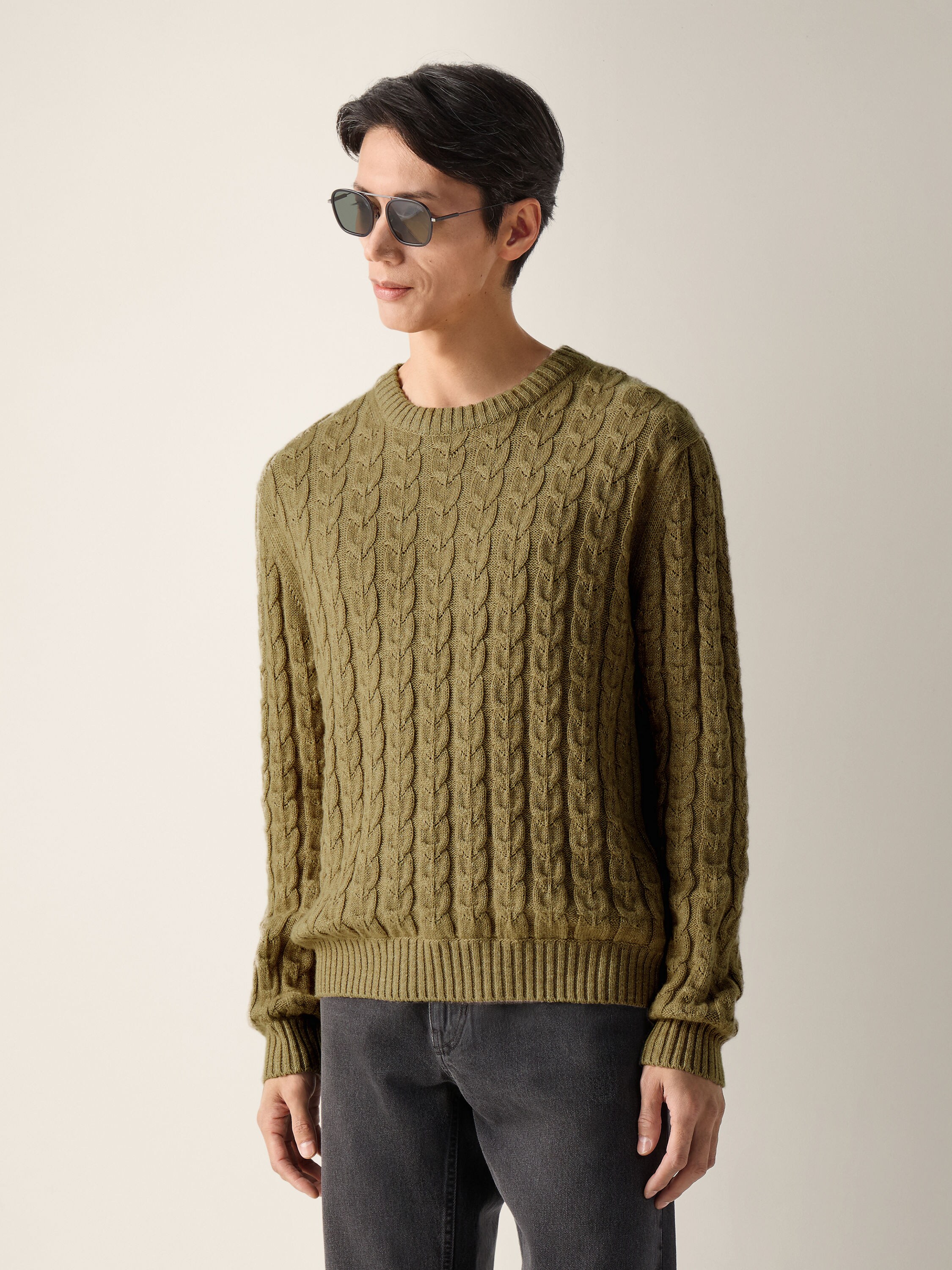 混橄榄绿亚麻、山羊绒及桑蚕丝针织圆领毛衣 产品细节图 #2