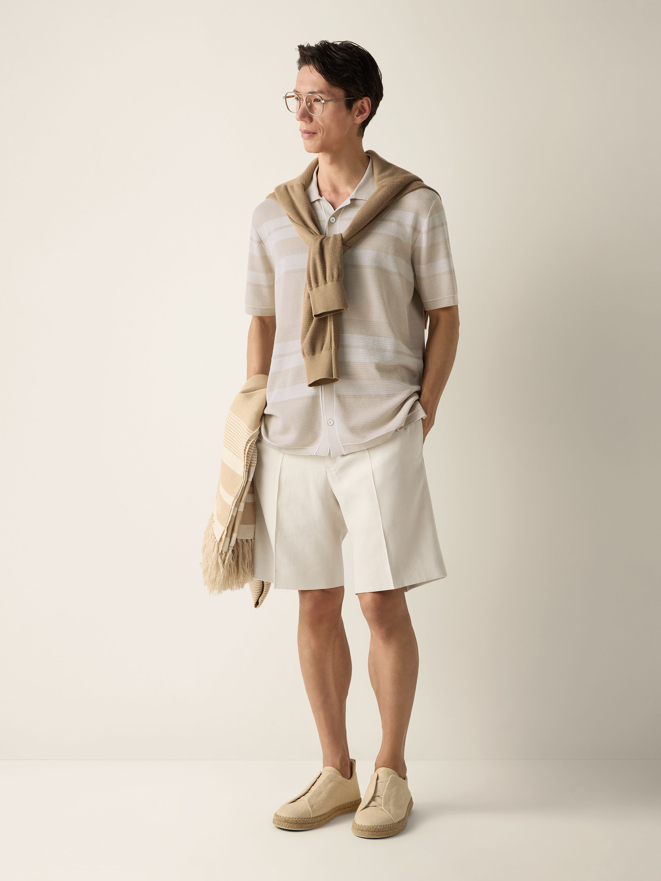 White Oasi Lino Shorts Product detail photo #2