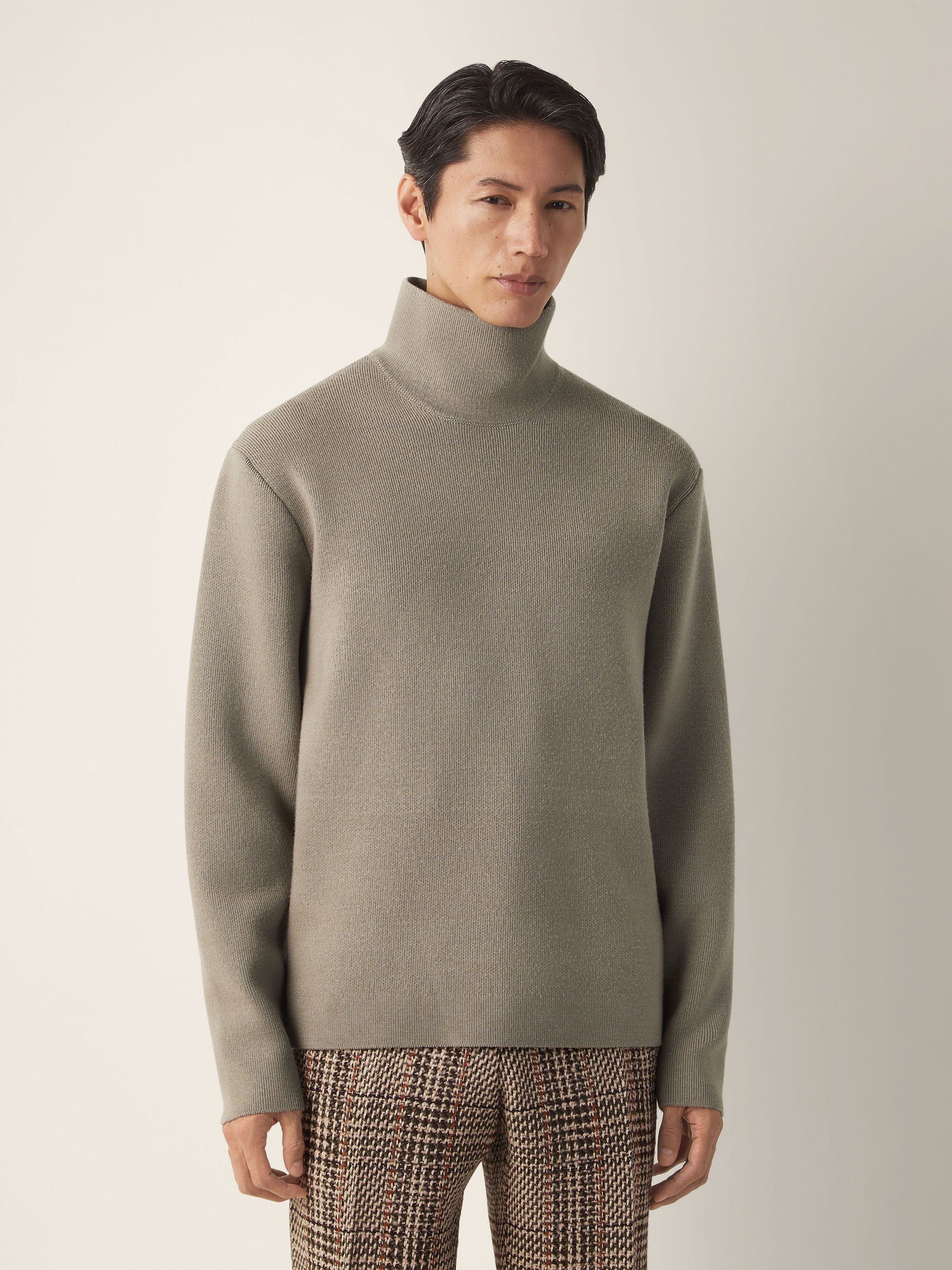 Taupe Wool and Canapa Yarn Turtleneck Product detail photo #2