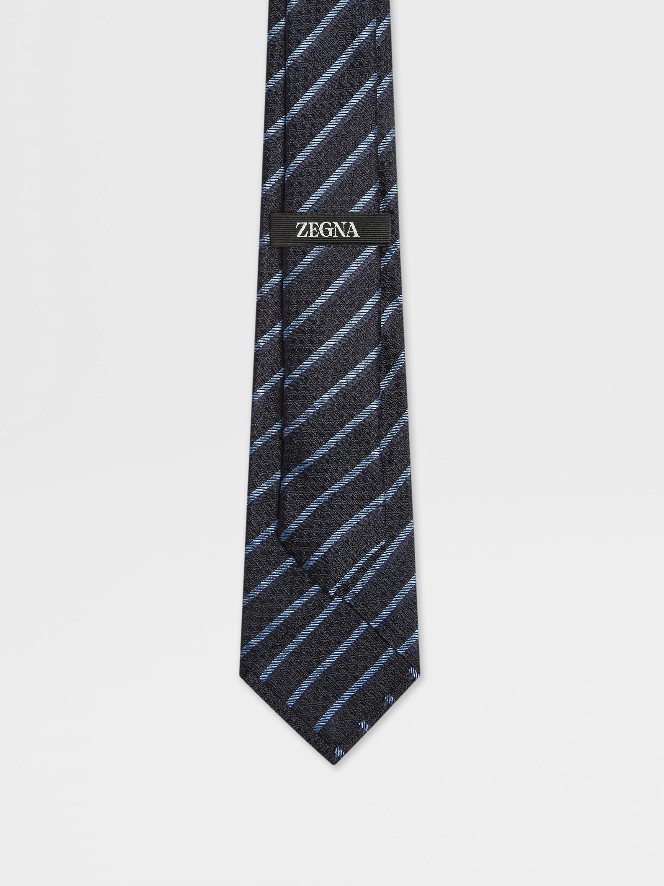 Dark Blue Silk Tie Product detail photo #2