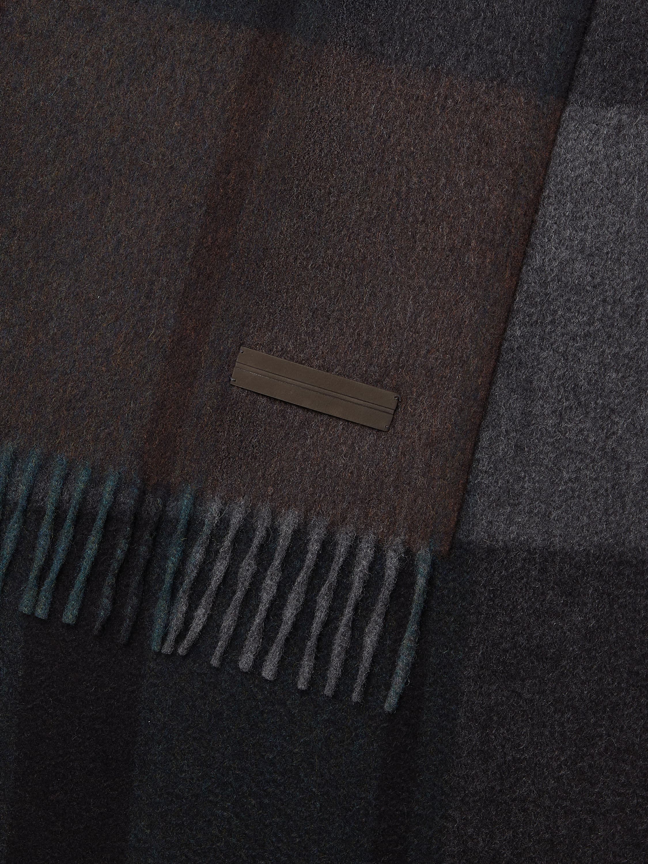 深灰色和深棕色 Oasi Cashmere 围巾 产品细节图 #1