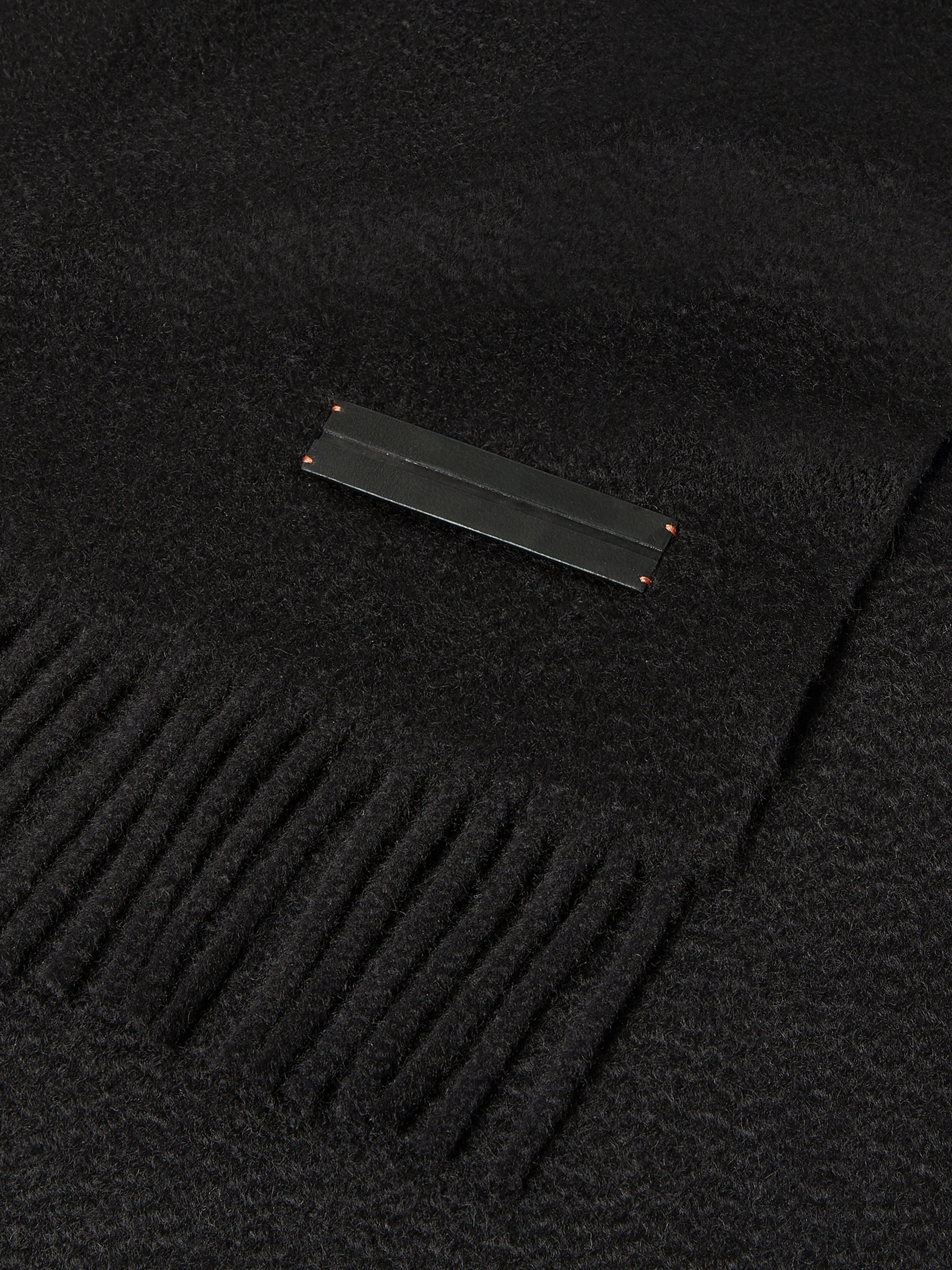 Black Oasi Cashmere Scarf Product detail photo #1