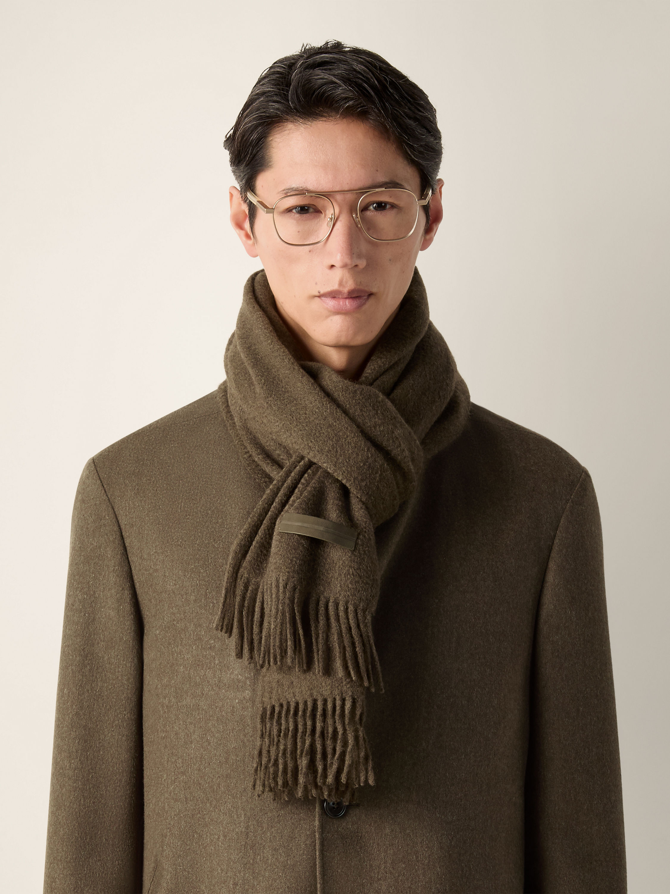Dark Olive Green Oasi Cashmere Scarf Product detail photo #2