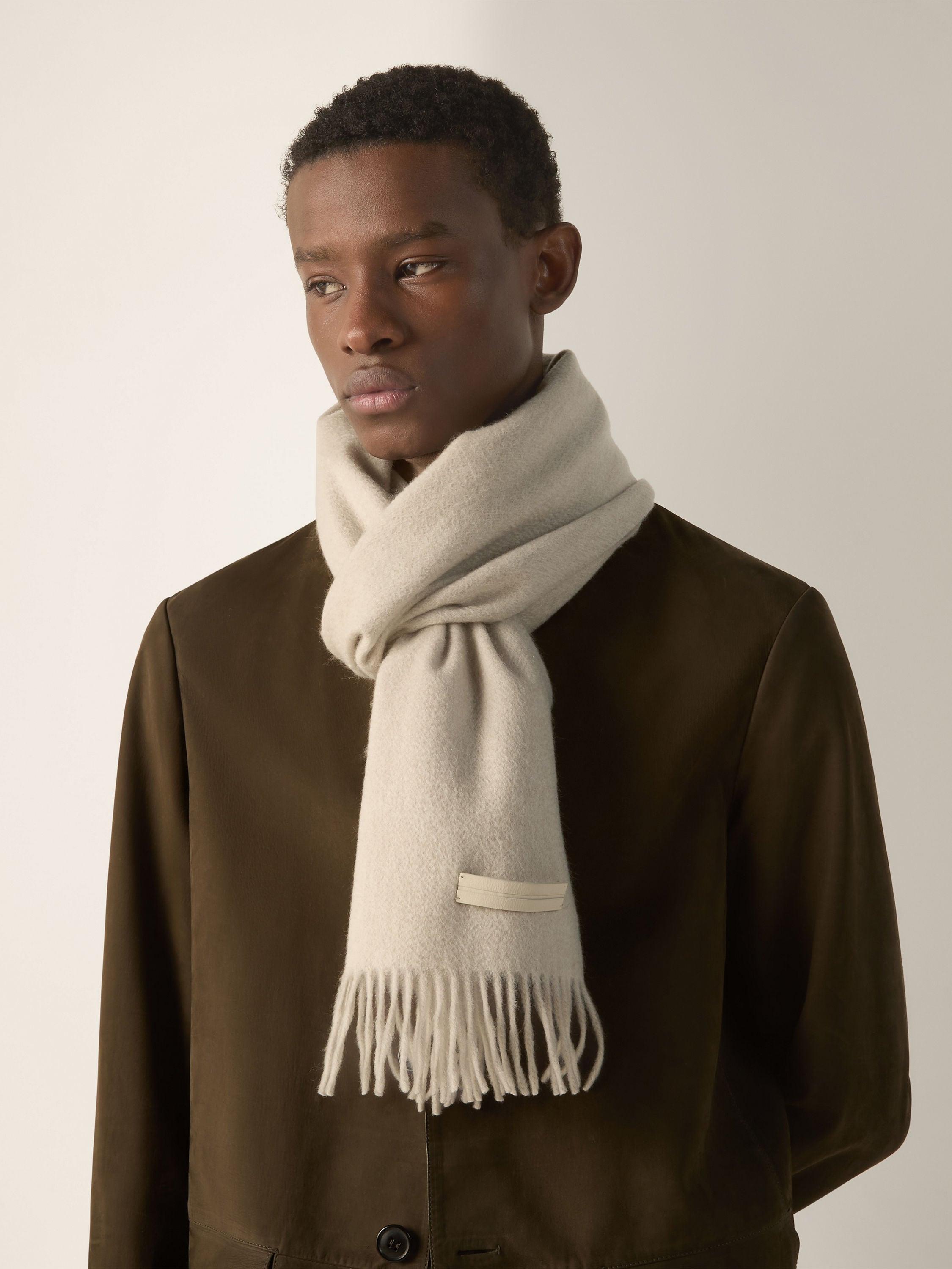 Cream White Oasi Cashmere Scarf Product detail photo #2