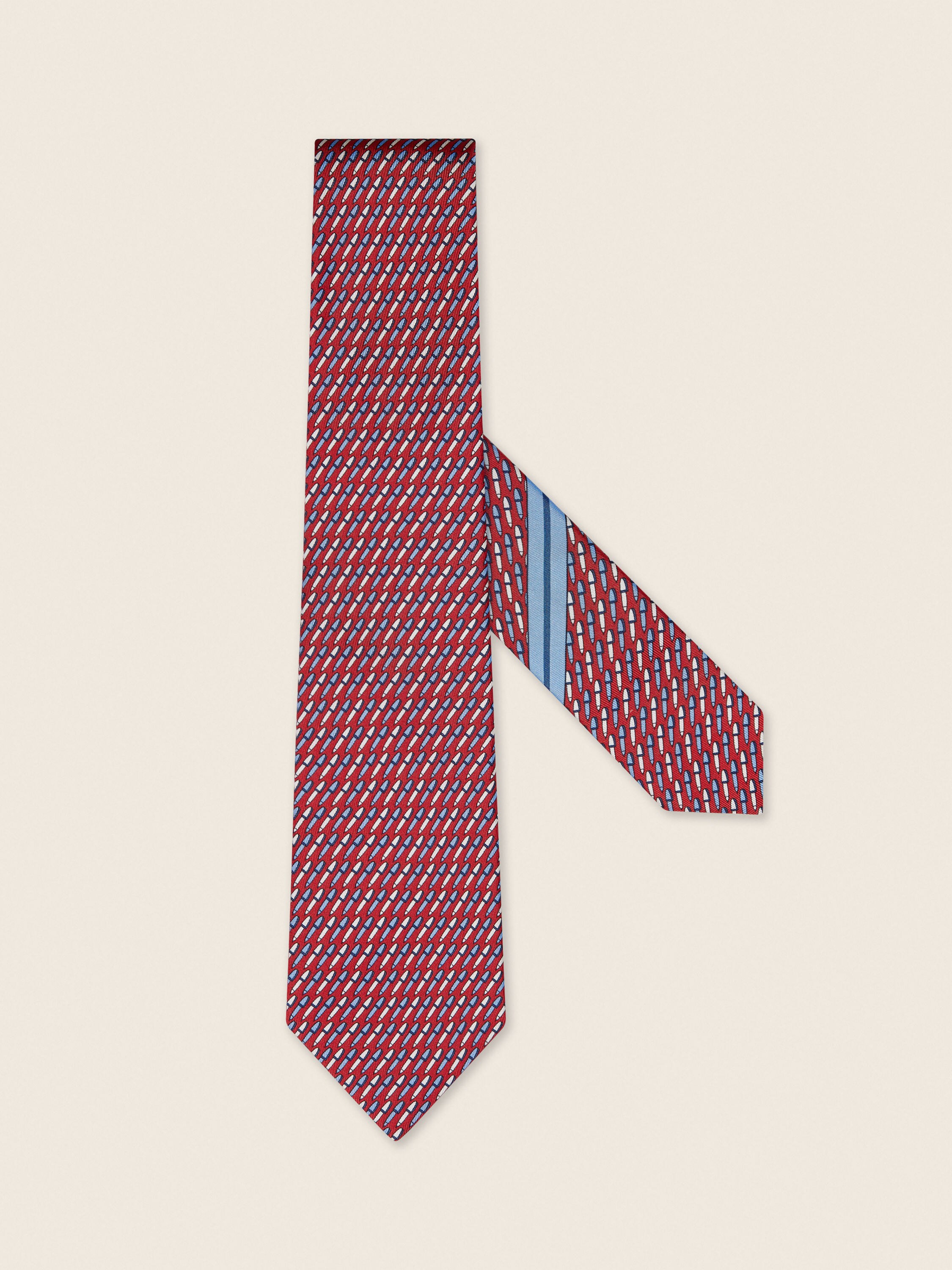 深红色