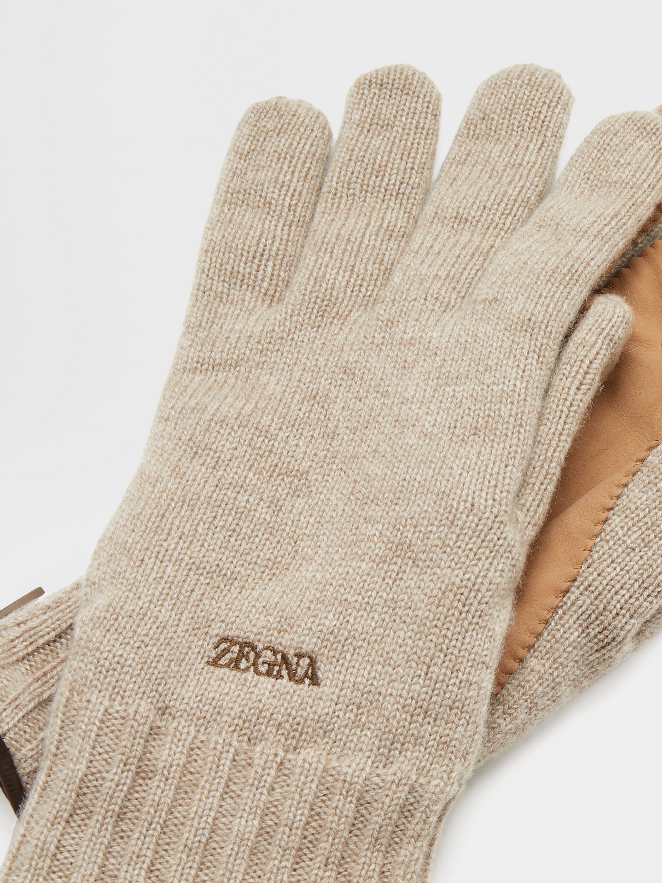 Beige Oasi Cashmere Gloves Product detail photo #1