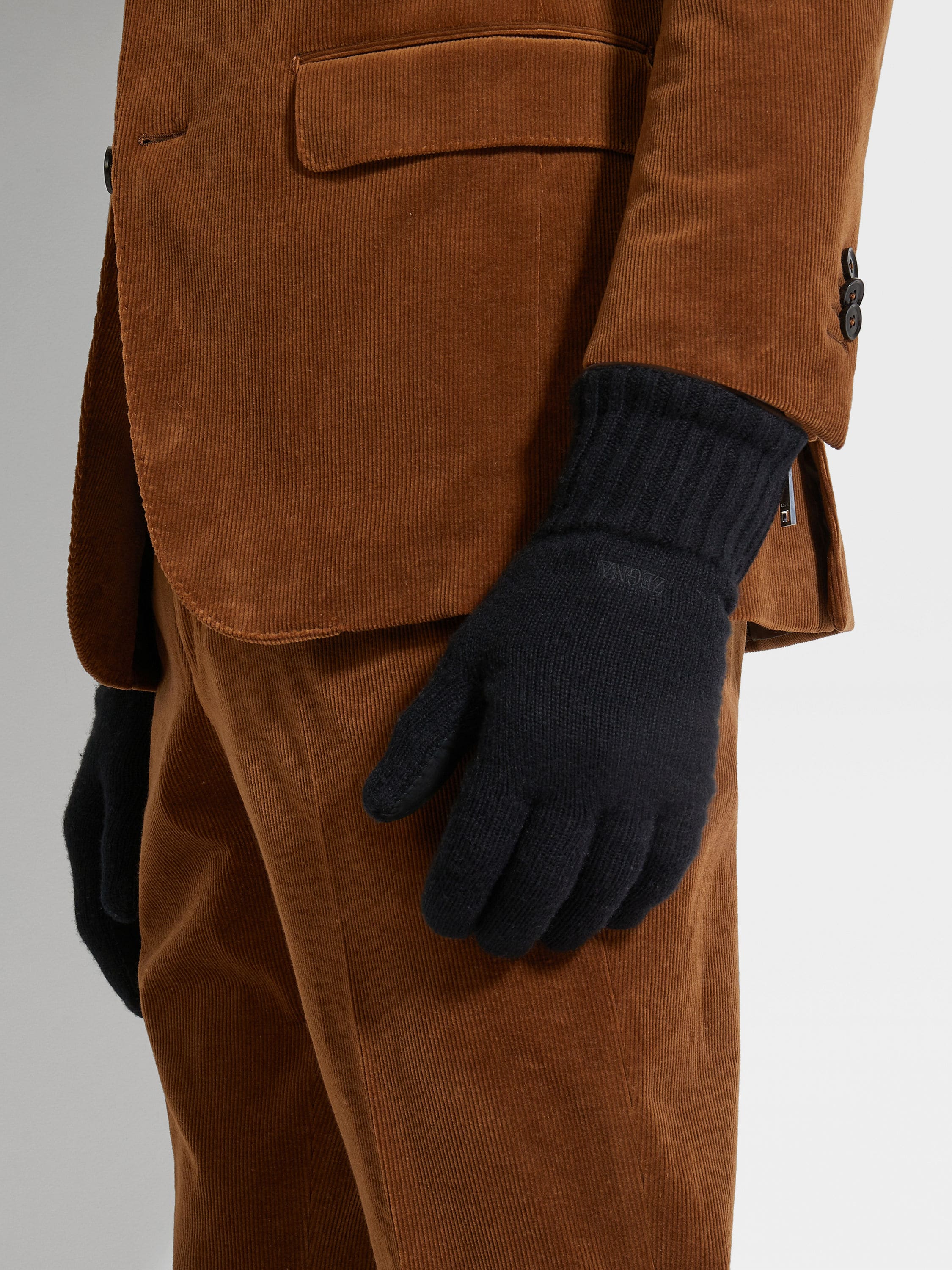 Black Oasi Cashmere Gloves Product detail photo #2