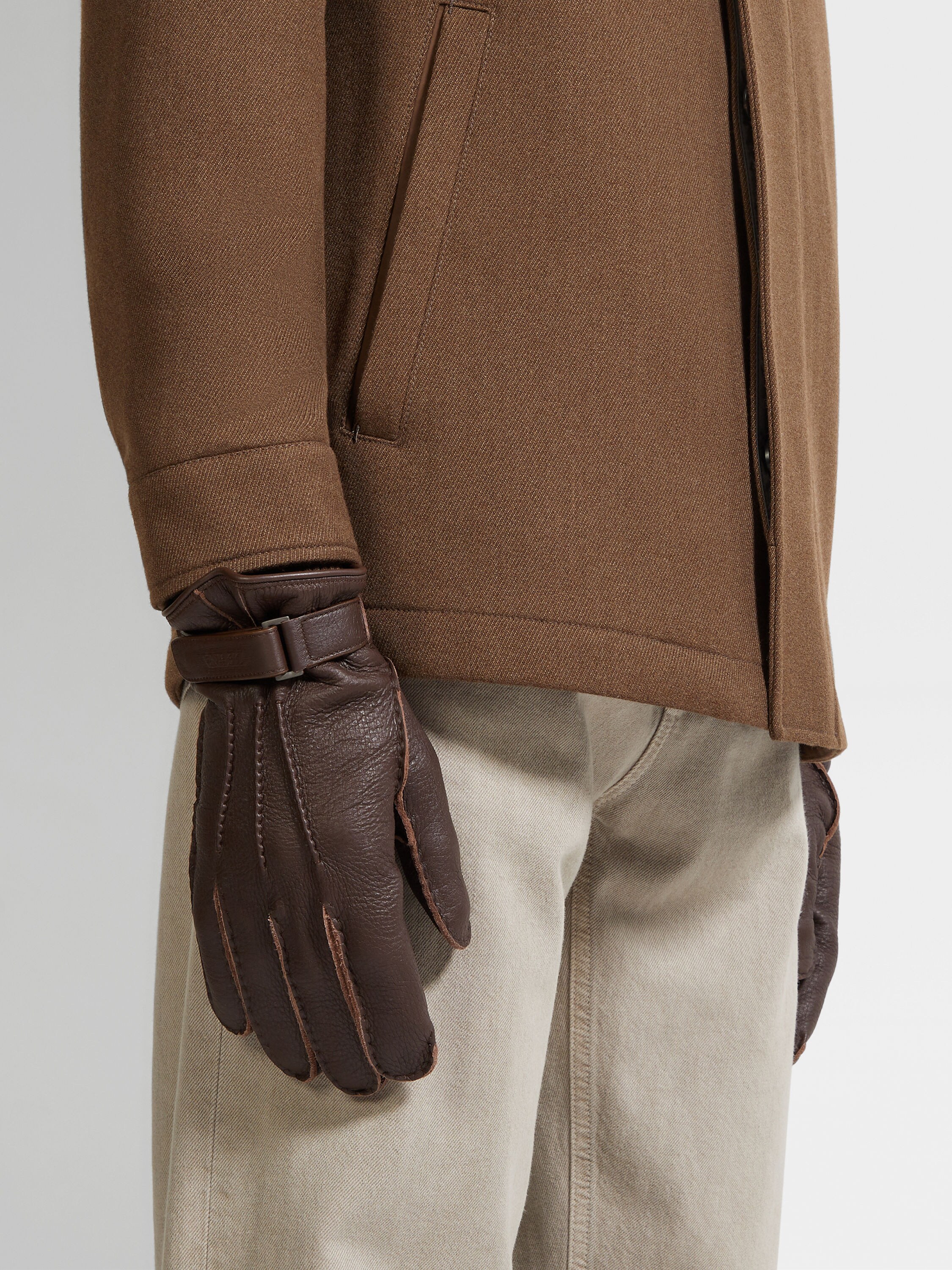 Dark Brown Peccary Leather Gloves Product detail photo #2