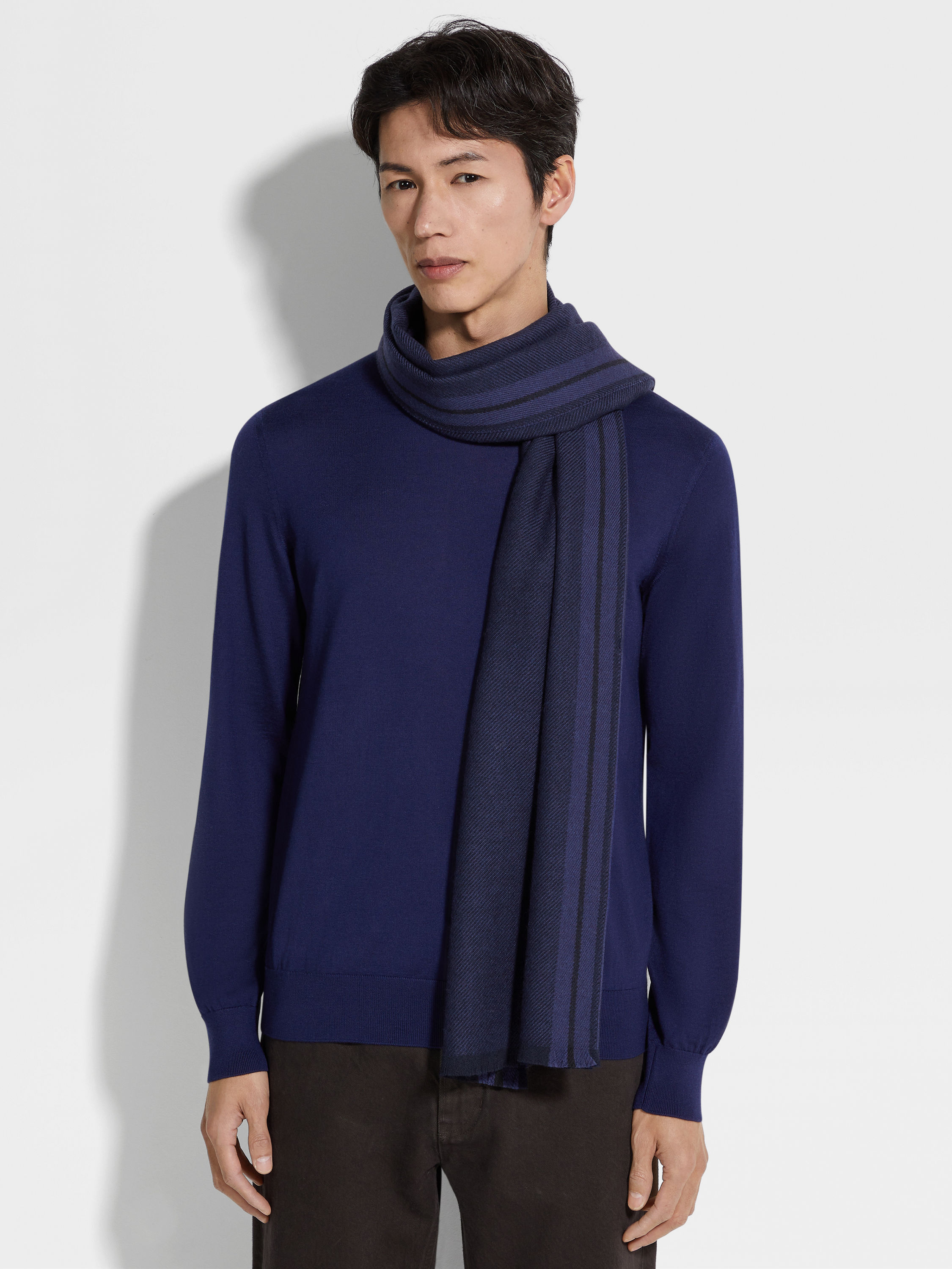 Dark Blue Wool Scarf Product detail photo #2