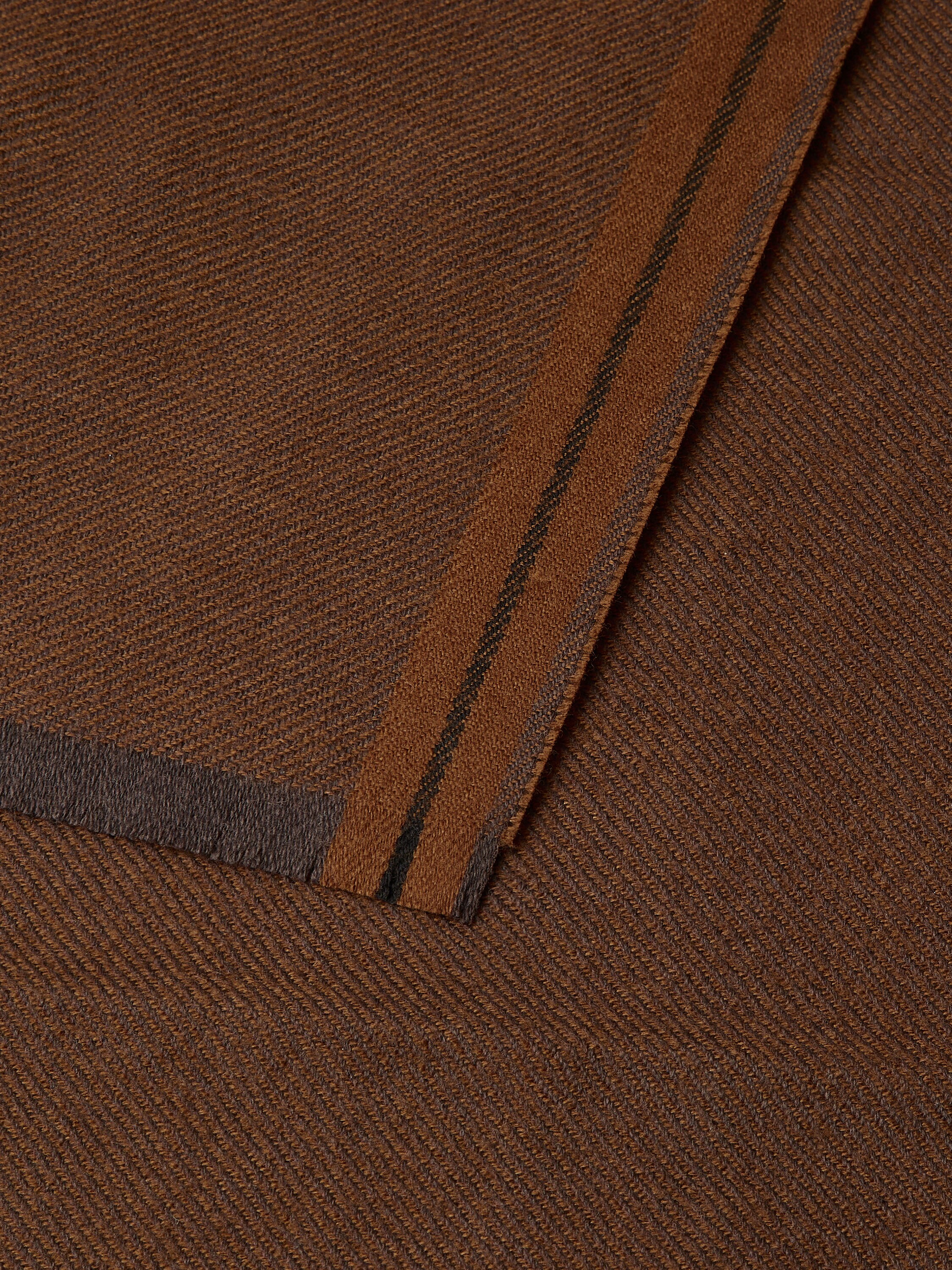 Dark Foliage Wool Scarf Product detail photo #1